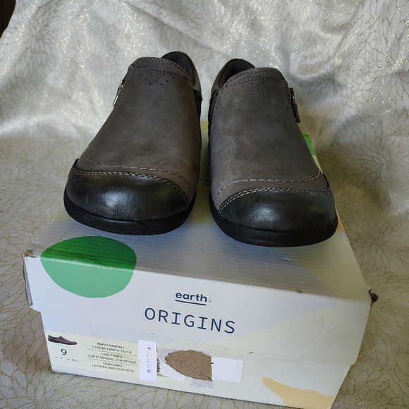 Women's Leather Gray Slip-On Shoes - Picture 2 of 6